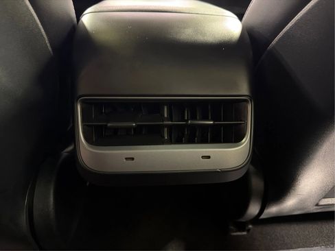 Used 2022 Tesla Model 3 image 17