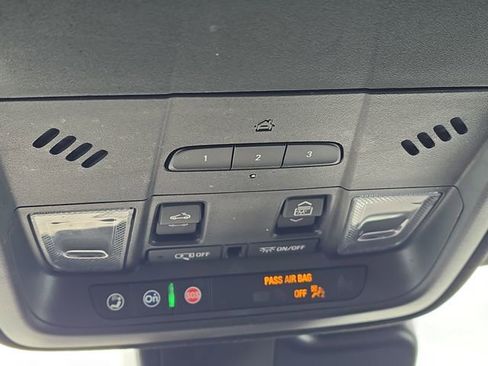 Used 2022 Cadillac XT4 Premium Luxury image 28