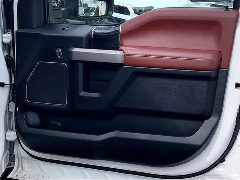 Used 2021 Ford F250 Platinum w/ FX4 Off-Road Package image 26