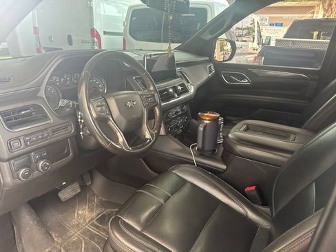 Used 2021 Chevrolet Tahoe RST w/ Luxury Package RWD image 3