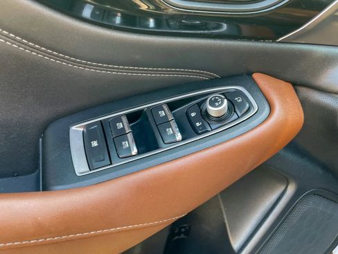 Used 2020 Subaru Outback Touring w/ Popular Package #2 image 10