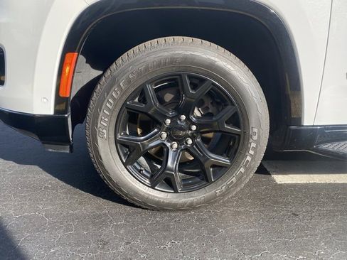 Used 2023 Jeep Wagoneer Series II image 10