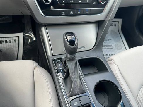 Used 2016 Hyundai Sonata SE FWD image 17