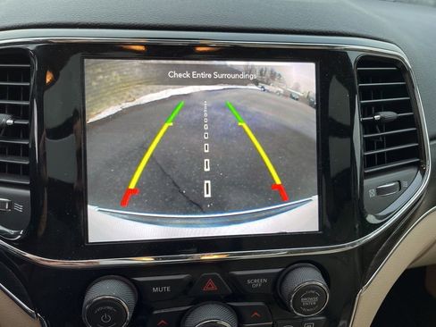 Used 2021 Jeep Grand Cherokee Limited w/ Luxury Group II image 15