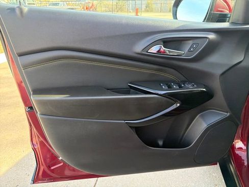 Used 2025 Chevrolet Trax LT image 12