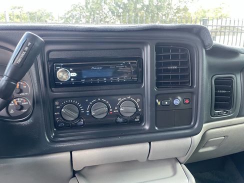 Used 2002 Chevrolet Tahoe LT image 28