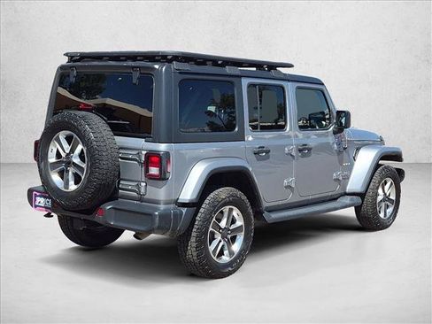 Used 2019 Jeep Wrangler Unlimited Sahara AWD/4WD image 5