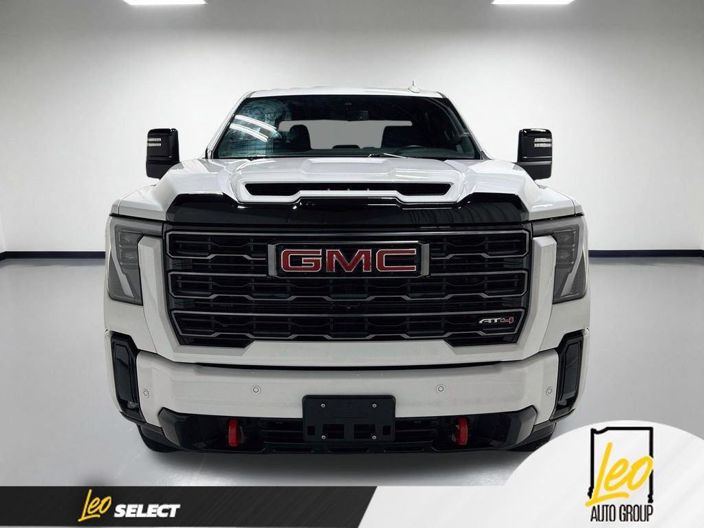 Used 2025 GMC Sierra 2500 AT4 AWD/4WD image 2