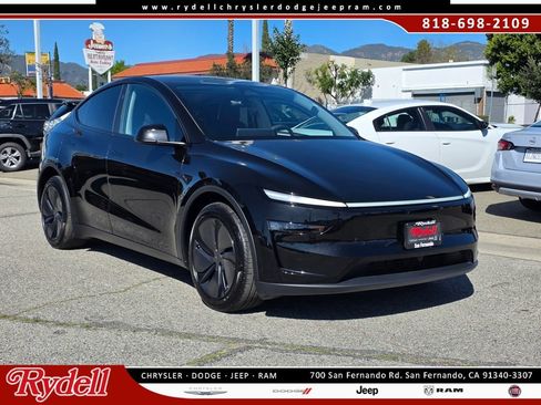 Used 2026 Tesla Model Y 2WD image 1