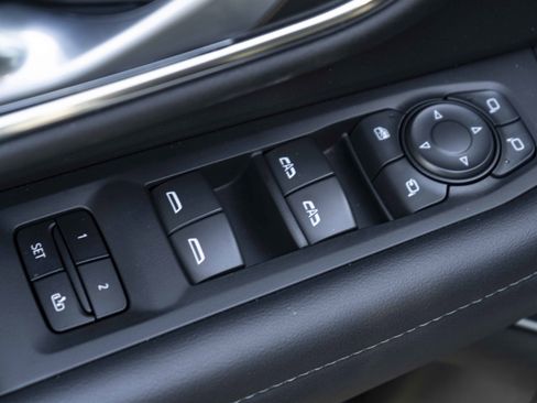 Used 2022 Chevrolet Tahoe Z71 w/ Z71 Off-Road Package image 37