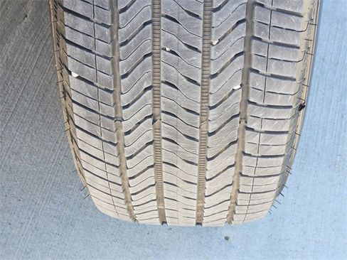 Used 2025 GMC Acadia Elevation image 12