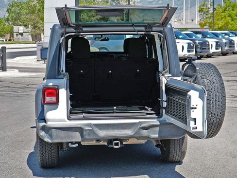 Used 2021 Jeep Wrangler Unlimited Sport AWD/4WD image 11