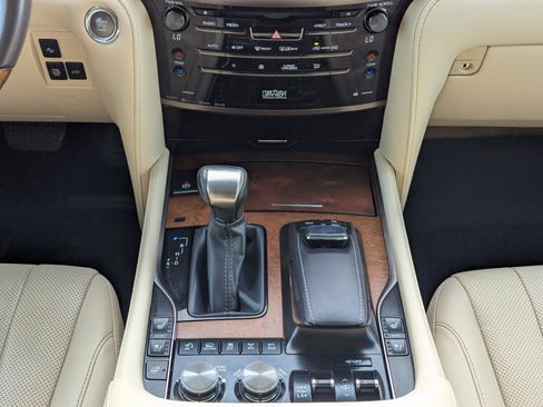 Used 2016 Lexus LX 570 4WD image 19