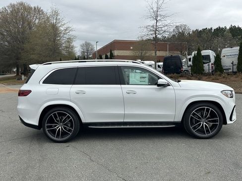 New 2026 Mercedes-Benz GLS 450 4MATIC image 9