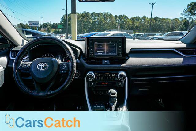Used 2020 Toyota RAV4 XLE w/ Convenience Package FWD image 37