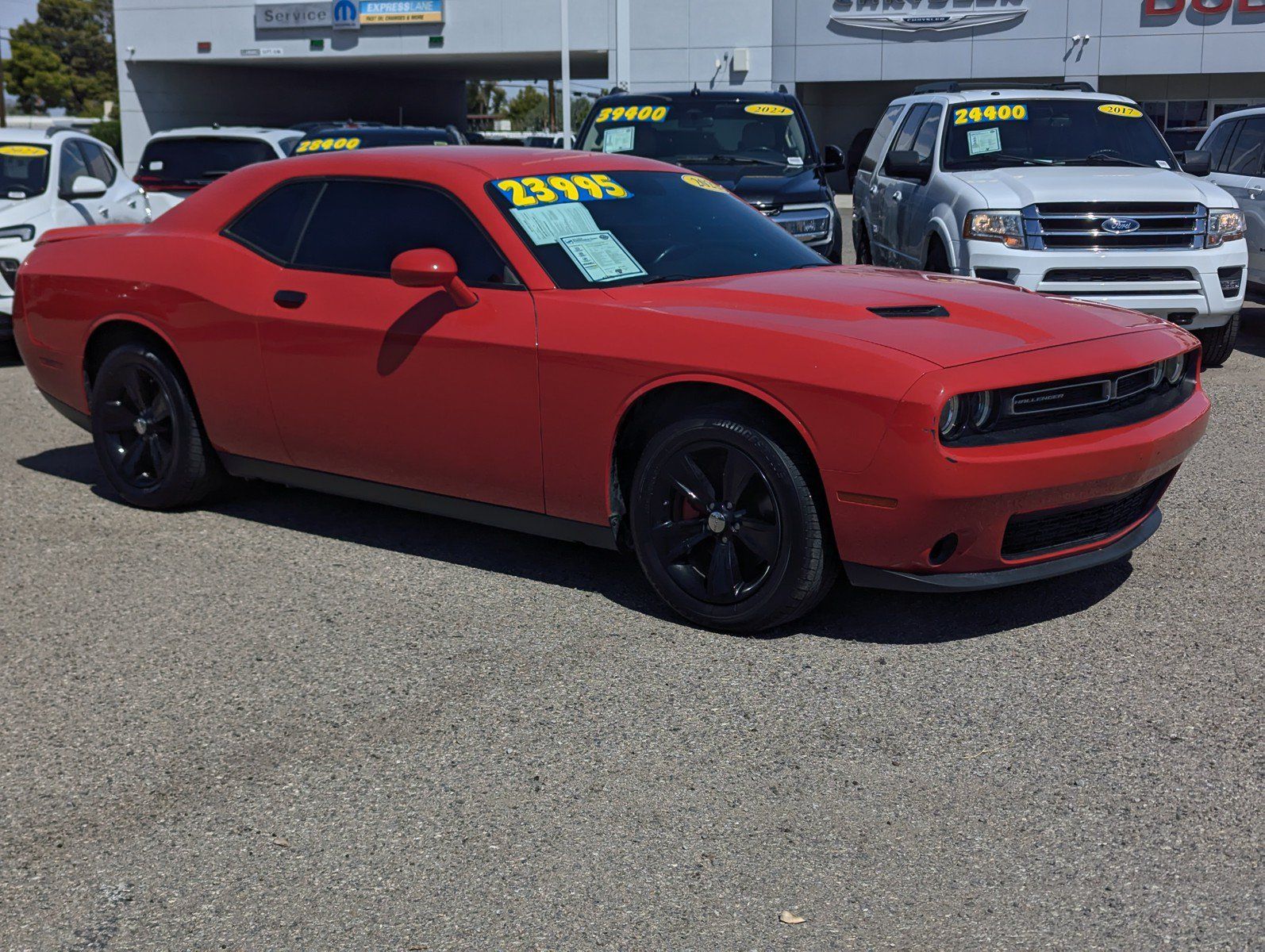 Certified 2022 Dodge Challenger SXT RWD image 1