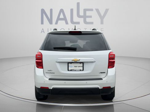 Used 2017 Chevrolet Equinox Premier w/ Enhanced Convenience Package FWD image 4