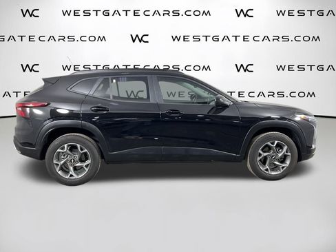 Used 2025 Chevrolet Trax LT w/ LT Convenience Package image 43