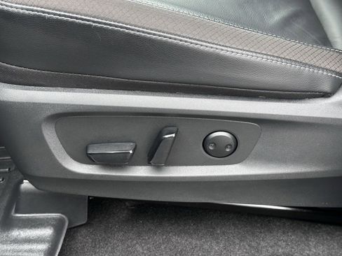 Used 2025 Nissan Pathfinder SL w/ Cargo Package image 14