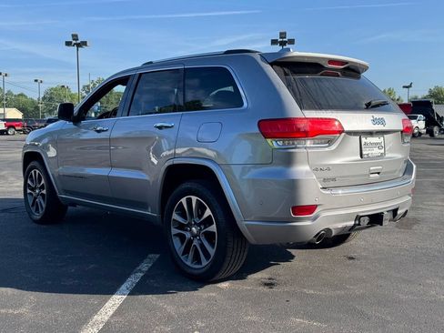 Used 2017 Jeep Grand Cherokee Overland w/ Jeep Active Safety Group AWD/4WD image 7