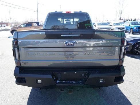 Used 2022 Ford F350 Lariat image 8