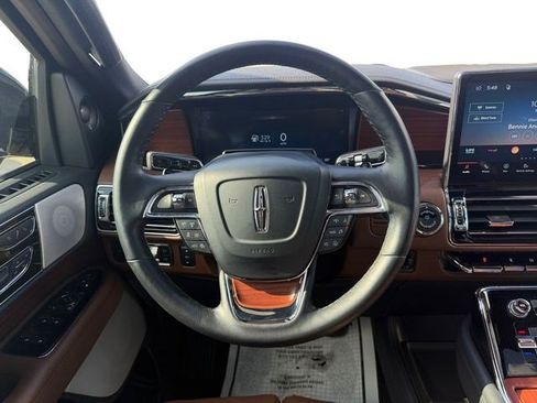 Used 2022 Lincoln Navigator L Reserve AWD/4WD image 13