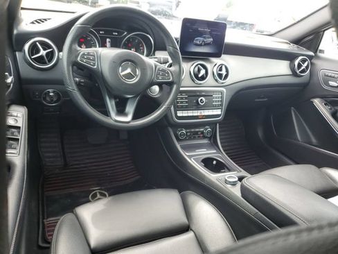 Used 2019 Mercedes-Benz GLA 250 4MATIC image 10