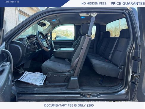Used 2010 Chevrolet Silverado 2500 LT w/ Interior Plus Package image 11