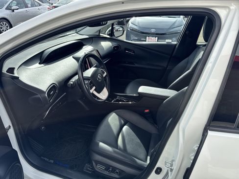 Used 2017 Toyota Prius Prime Plus image 2