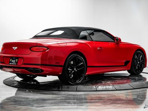 Used 2022 Bentley Continental GT image 17
