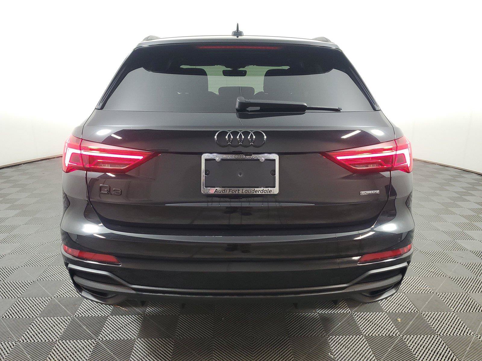 Used 2024 Audi Q3 2.0T Premium AWD/4WD image 5