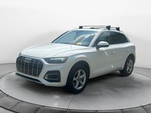 Used 2023 Audi Q5 2.0T Premium w/ Convenience Package AWD/4WD image 3