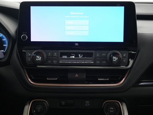 Used 2024 Toyota Grand Highlander AWD Hybrid image 20