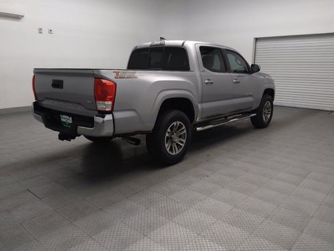 Used 2016 Toyota Tacoma SR5 w/ Towing Package image 9
