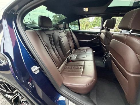 Used 2022 BMW M550i xDrive w/ Dynamic Handling Package AWD/4WD image 42