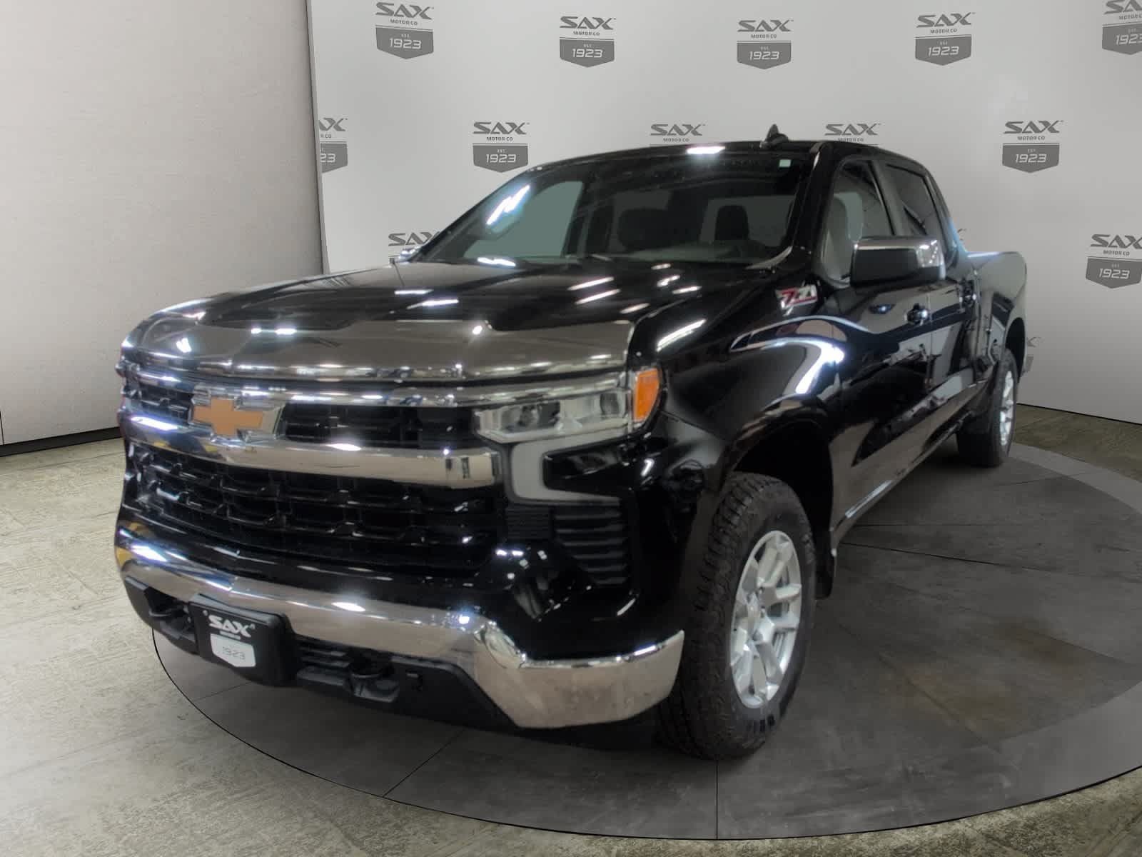 Used 2024 Chevrolet Silverado 1500 LT AWD/4WD image 7