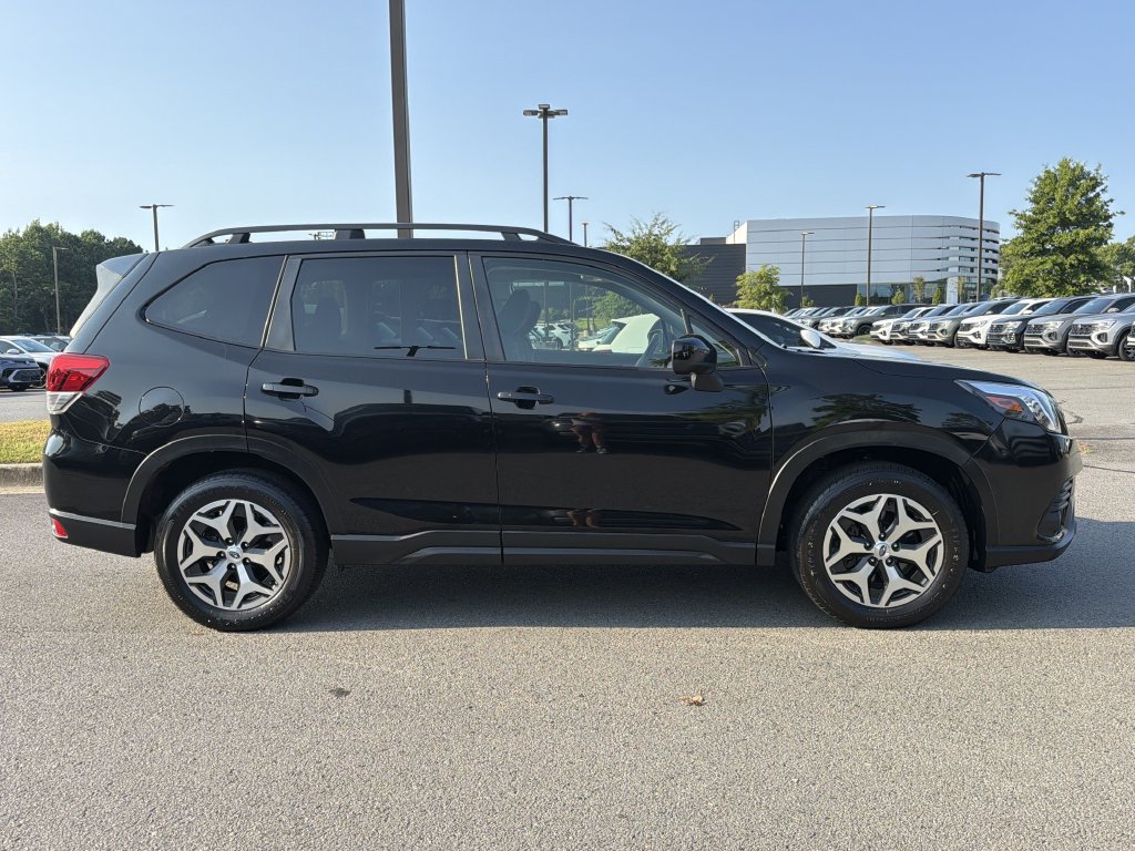 Used 2023 Subaru Forester Premium AWD/4WD image 6