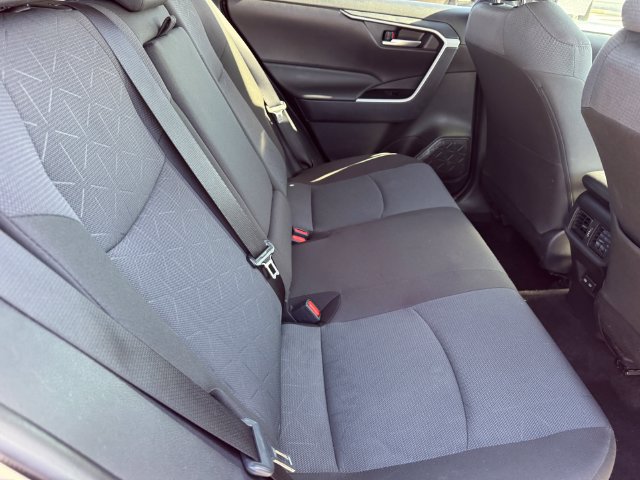 Used 2025 Toyota RAV4 XLE FWD image 8