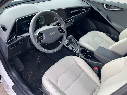 Certified 2024 Kia Niro EX image 15
