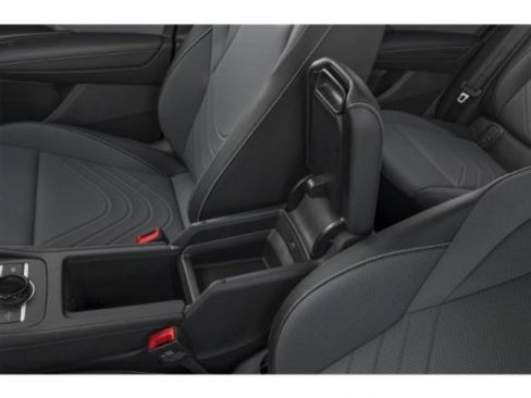 Used 2025 Volkswagen Tiguan SE image 16