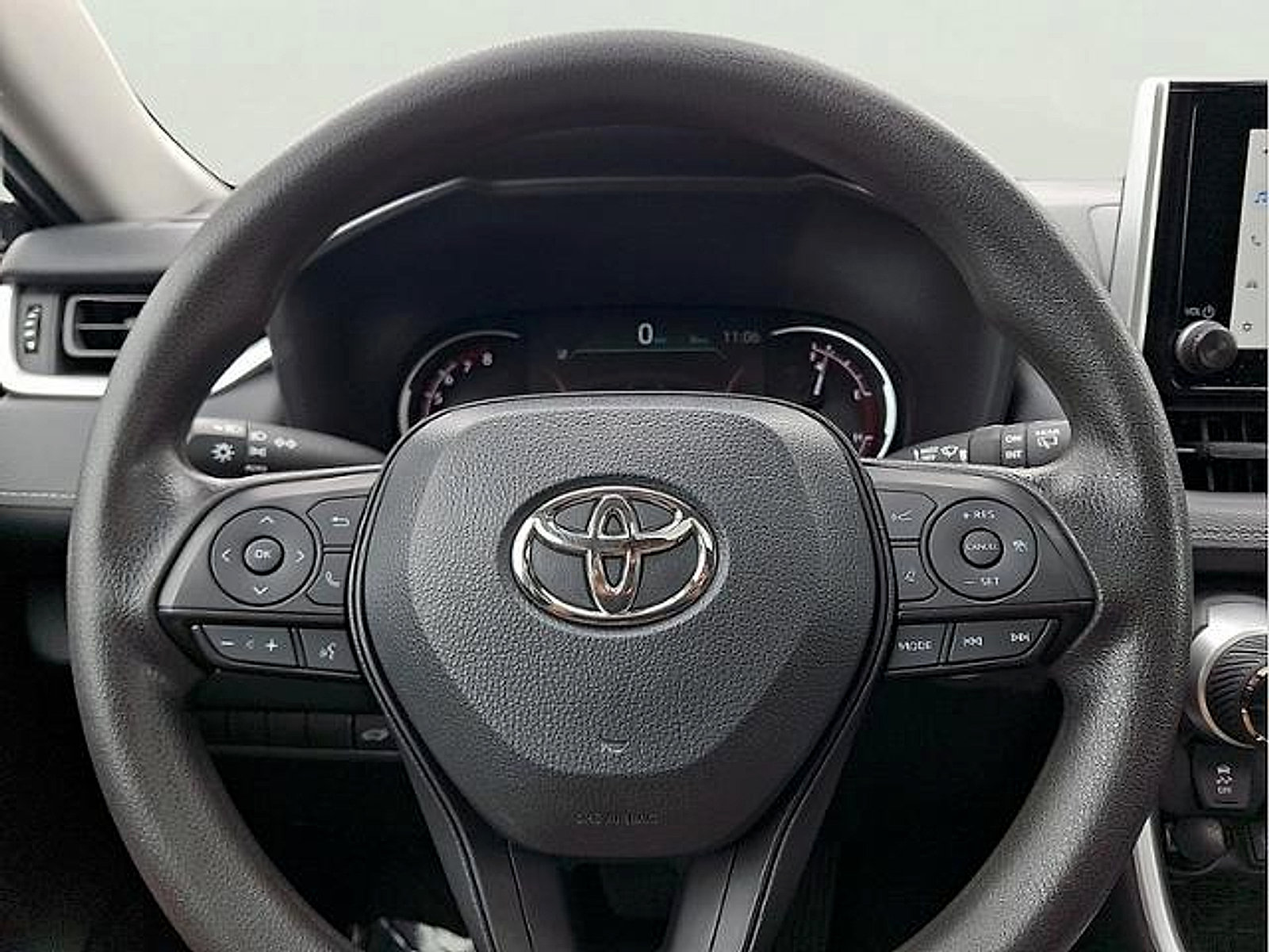 Used 2024 Toyota RAV4 XLE w/ Convenience Package FWD image 11