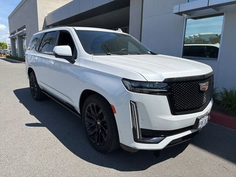 Used 2023 Cadillac Escalade Sport w/ LPO, ONYX Package image 9