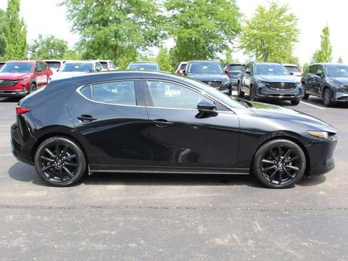 Used 2021 MAZDA MAZDA3 s FWD image 2