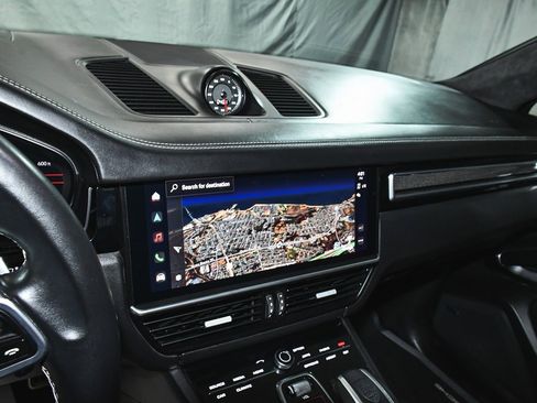 Used 2022 Porsche Cayenne GTS image 49