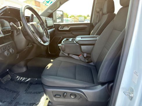 Used 2025 Chevrolet Silverado 2500 LT w/ Convenience Package AWD/4WD image 25