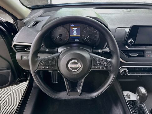 Used 2024 Nissan Altima 2.5 S FWD image 13