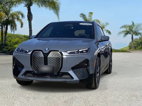 Used 2025 BMW iX xDrive50 image 6
