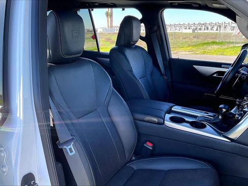 Used 2023 Lexus LX 600 F Sport image 8