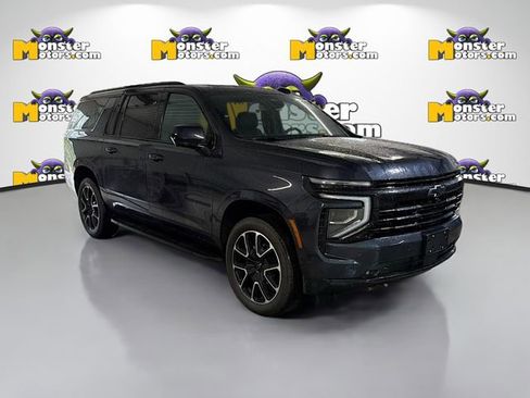 Used 2025 Chevrolet Suburban RST w/ Sun And Tow Package image 3