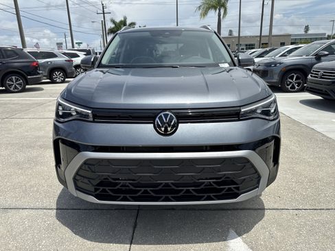 New 2026 Volkswagen Taos SE AWD/4WD image 2
